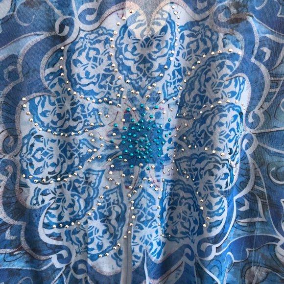 Patterned Beach Coverup - Picture 4 of 4